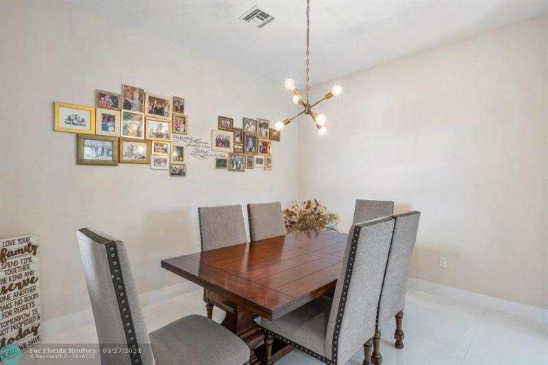  Single Family Homes Photo 10: 8660 Pacifica Lane  Parkland,  FL 33067