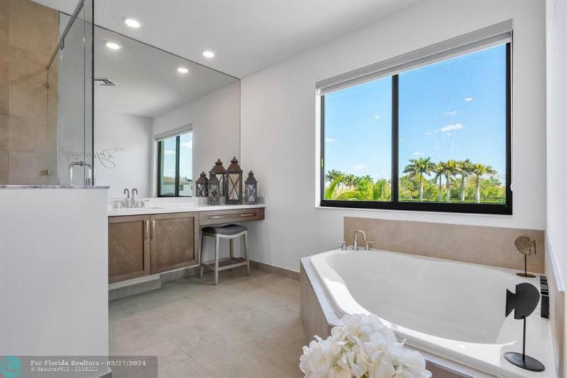  Single Family Homes Photo 15: 8660 Pacifica Lane  Parkland,  FL 33067