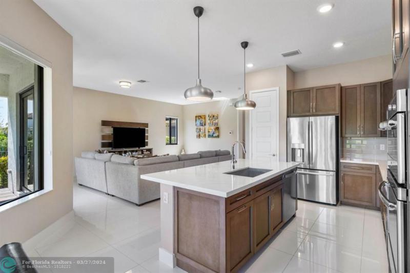  Single Family Homes Photo 4: 8660 Pacifica Lane  Parkland,  FL 33067
