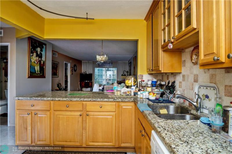  Condo & Townhome Photos