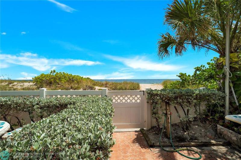  Condo & Townhome Photos