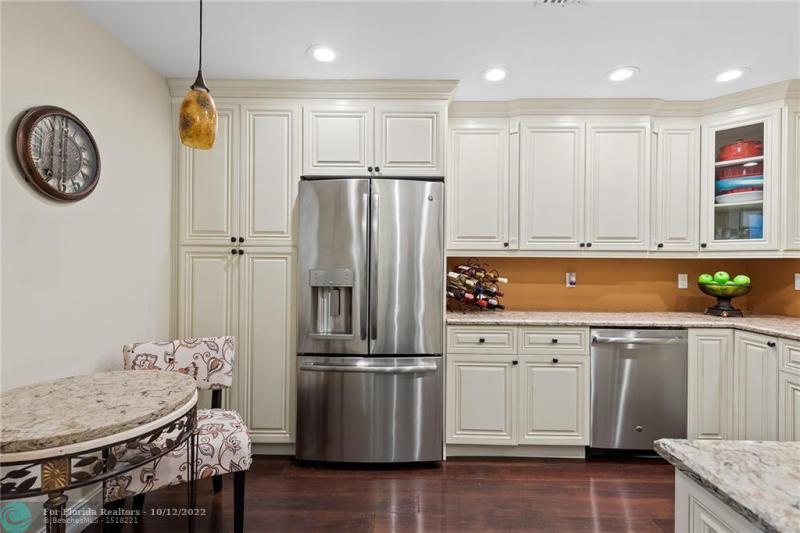  Condo & Townhome Photos