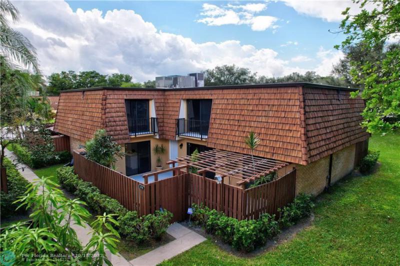  Condo & Townhome Photos