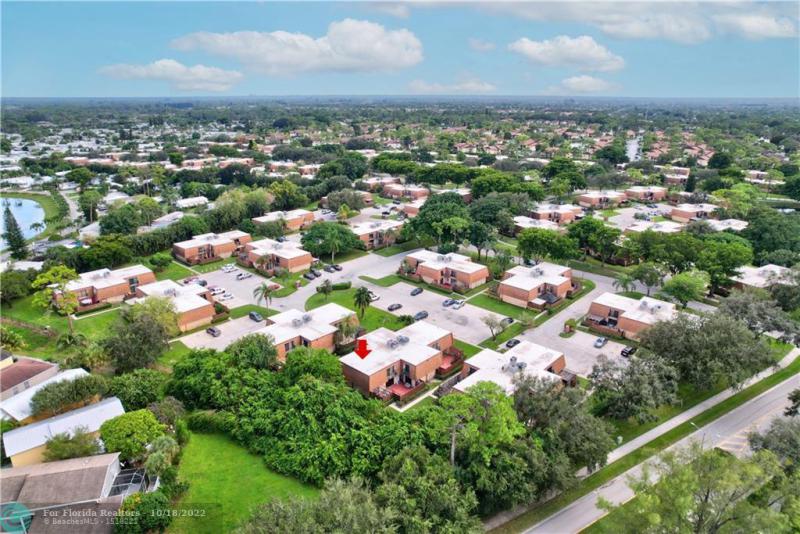  Condo & Townhome Photos