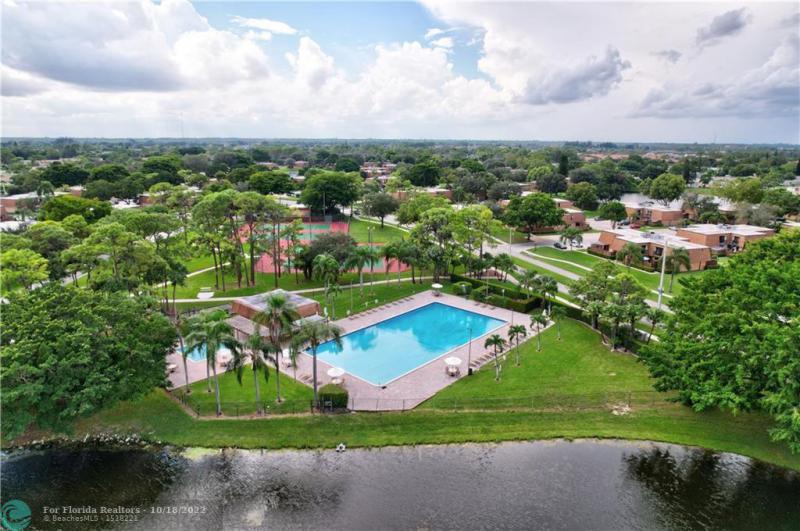  Condo & Townhome Photos