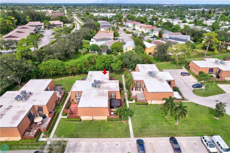  Condo & Townhome Photos