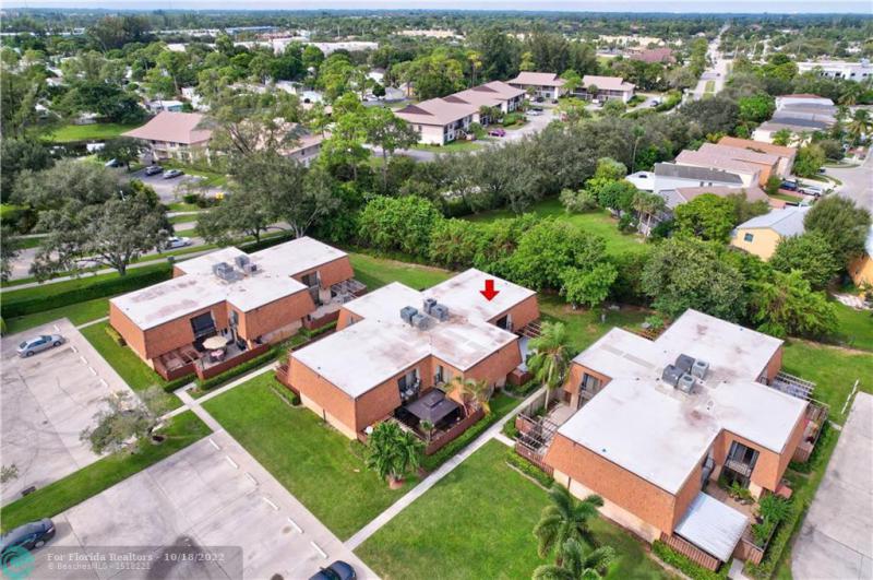  Condo & Townhome Photos