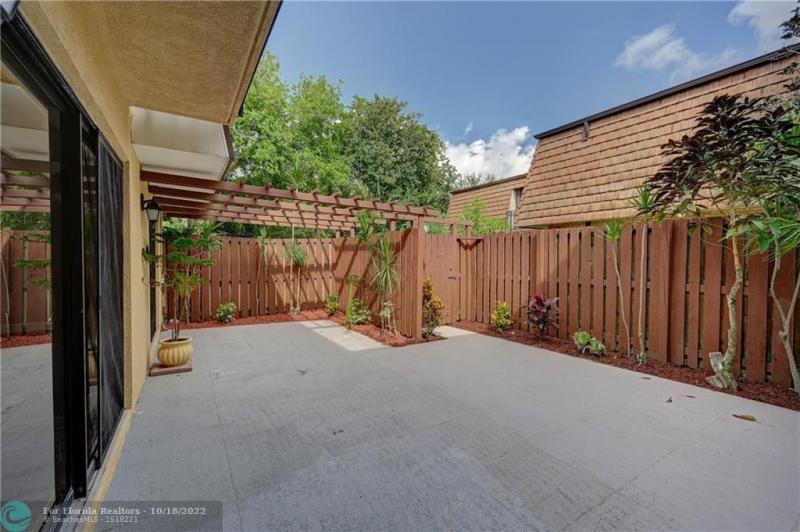 Condo & Townhome Photos