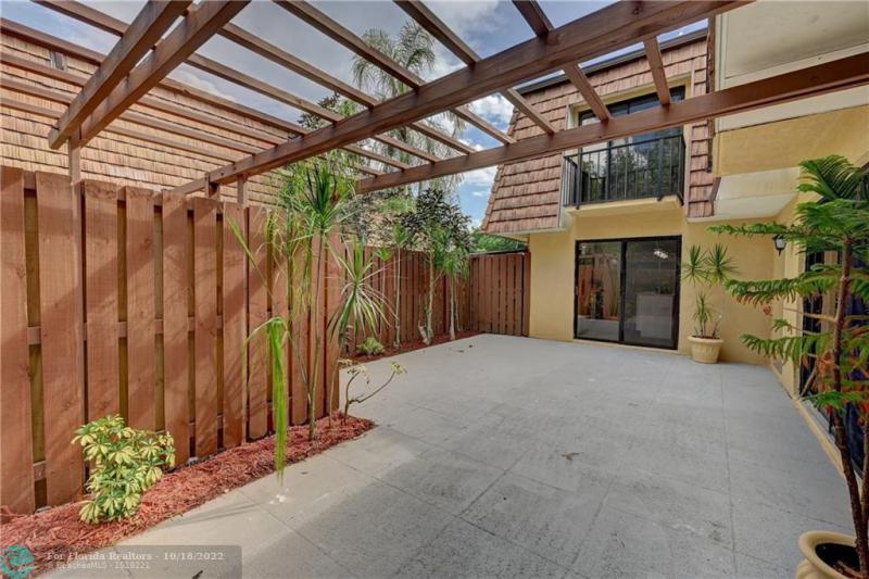  Condo & Townhome Photos