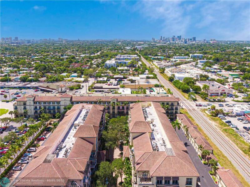  Condo & Townhome Photos