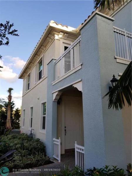  Condo & Townhome Photos