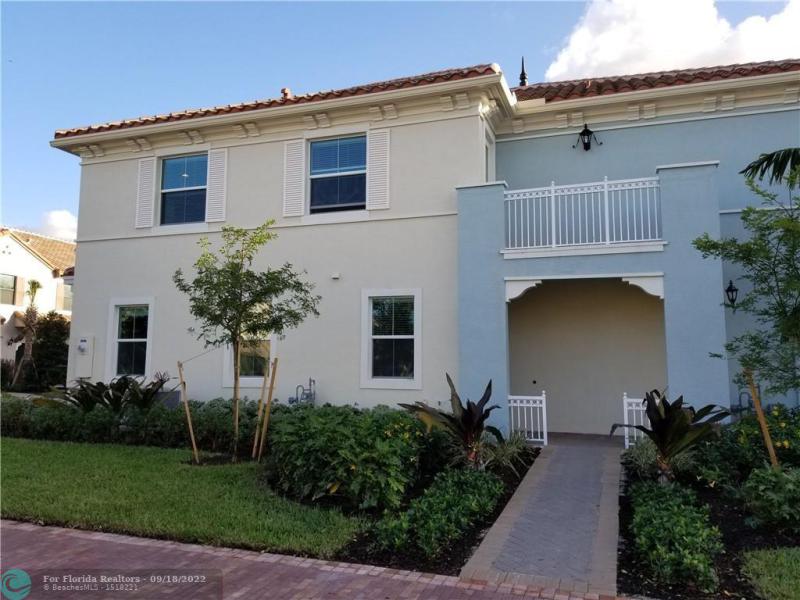 Condo & Townhome Photos