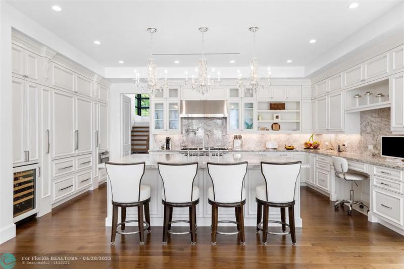  Single Family Homes Photo 11: 797 Middle River Dr  Fort Lauderdale,  FL 33304
