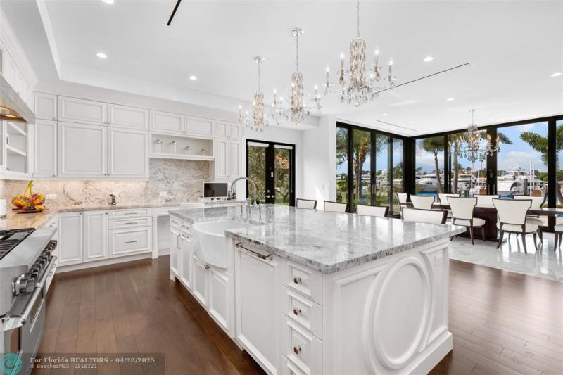  Single Family Homes Photo 13: 797 Middle River Dr  Fort Lauderdale,  FL 33304