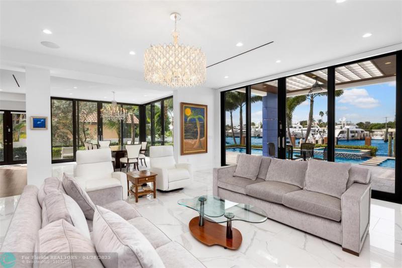  Single Family Homes Photo 17: 797 Middle River Dr  Fort Lauderdale,  FL 33304