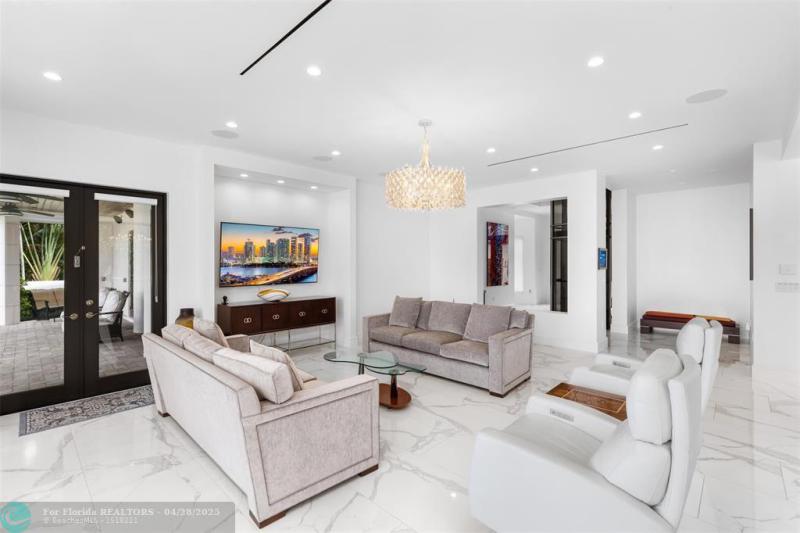  Single Family Homes Photo 19: 797 Middle River Dr  Fort Lauderdale,  FL 33304
