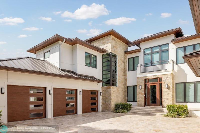  Single Family Homes Photo 2: 797 Middle River Dr  Fort Lauderdale,  FL 33304