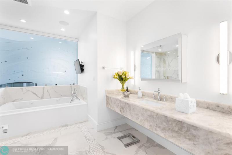  Single Family Homes Photo 26: 797 Middle River Dr  Fort Lauderdale,  FL 33304