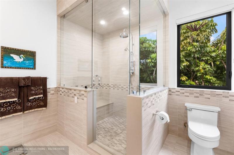  Single Family Homes Photo 28: 797 Middle River Dr  Fort Lauderdale,  FL 33304