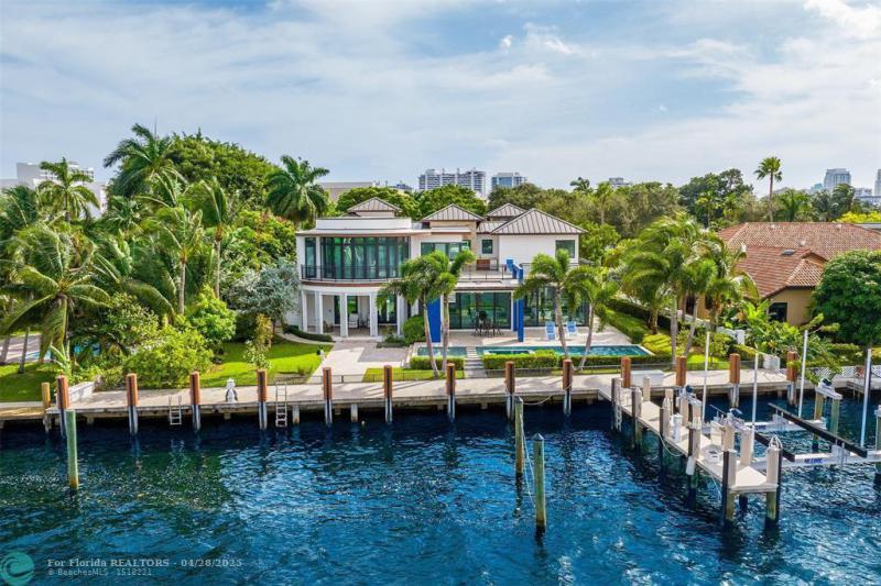  Single Family Homes Photo 3: 797 Middle River Dr  Fort Lauderdale,  FL 33304