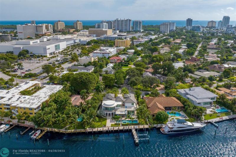  Single Family Homes Photo 4: 797 Middle River Dr  Fort Lauderdale,  FL 33304