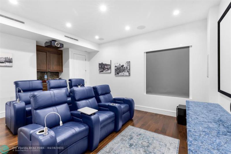  Single Family Homes Photo 48: 797 Middle River Dr  Fort Lauderdale,  FL 33304
