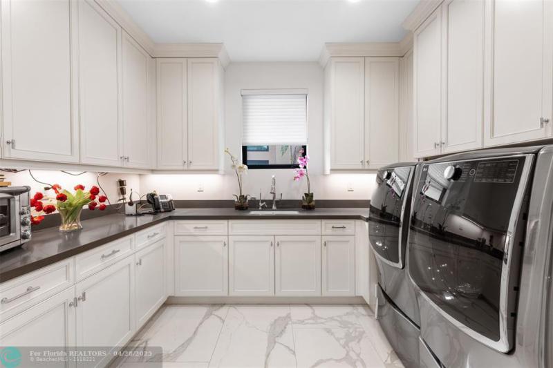  Single Family Homes Photo 51: 797 Middle River Dr  Fort Lauderdale,  FL 33304