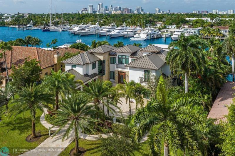  Single Family Homes Photo 7: 797 Middle River Dr  Fort Lauderdale,  FL 33304