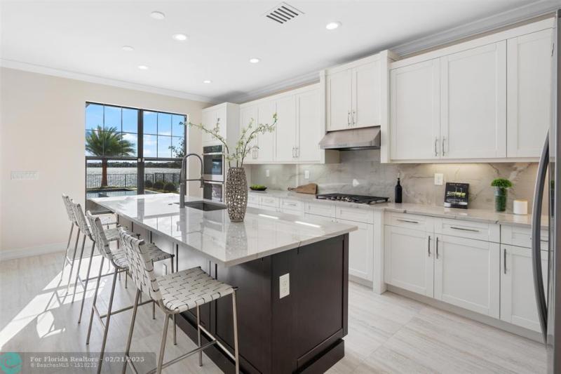  Single Family Homes Photo 11: 11420 N Carrington Ave  Parkland,  FL 33076