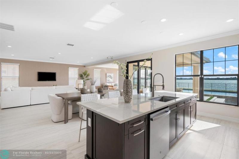  Single Family Homes Photo 12: 11420 N Carrington Ave  Parkland,  FL 33076