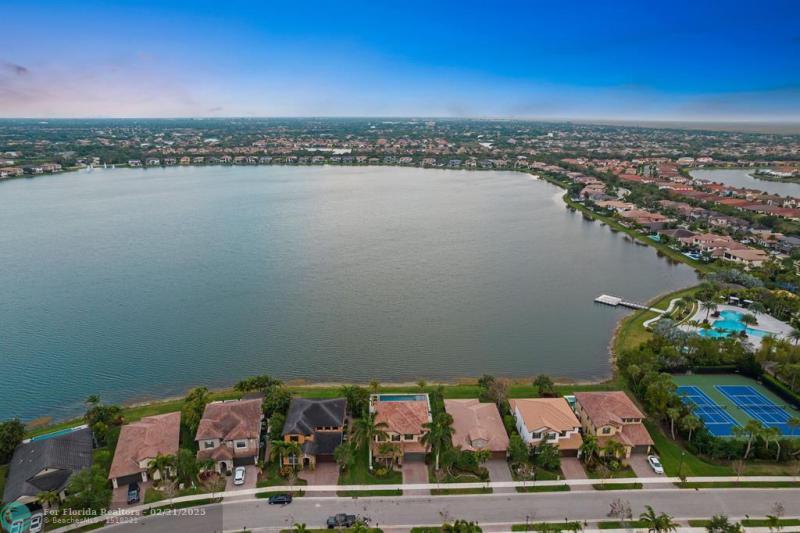  Single Family Homes Photo 2: 11420 N Carrington Ave  Parkland,  FL 33076