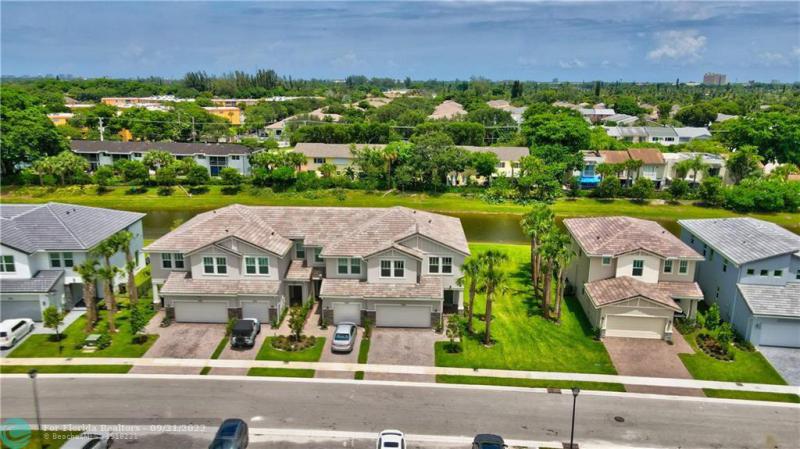  Condo & Townhome Photos