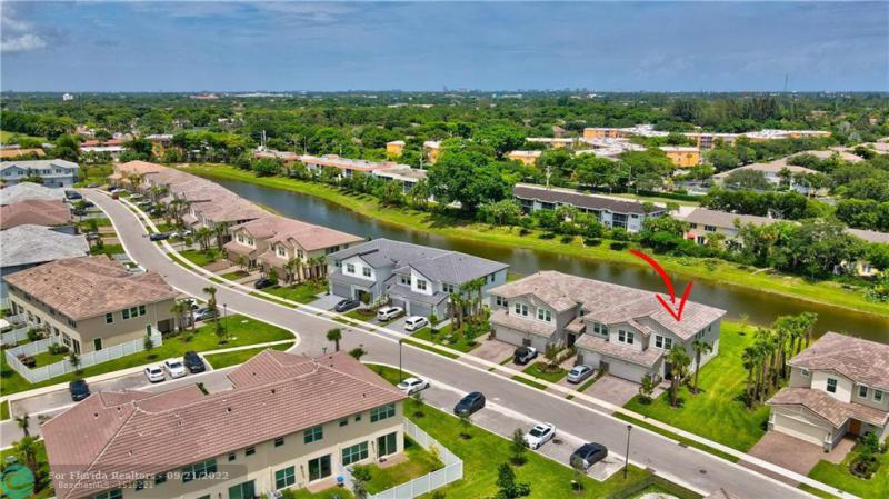  Condo & Townhome Photos