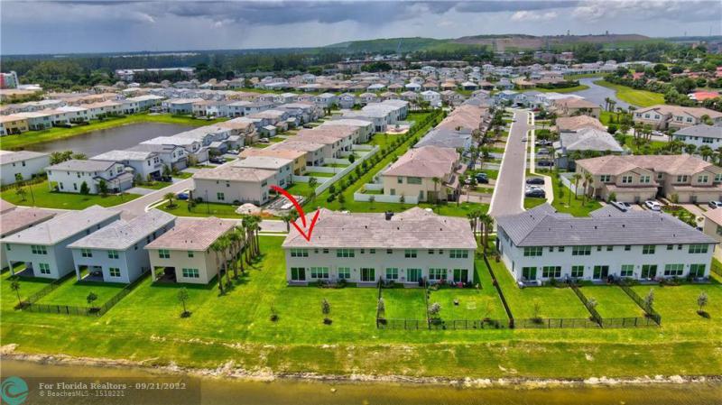  Condo & Townhome Photos