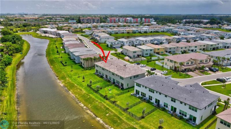  Condo & Townhome Photos