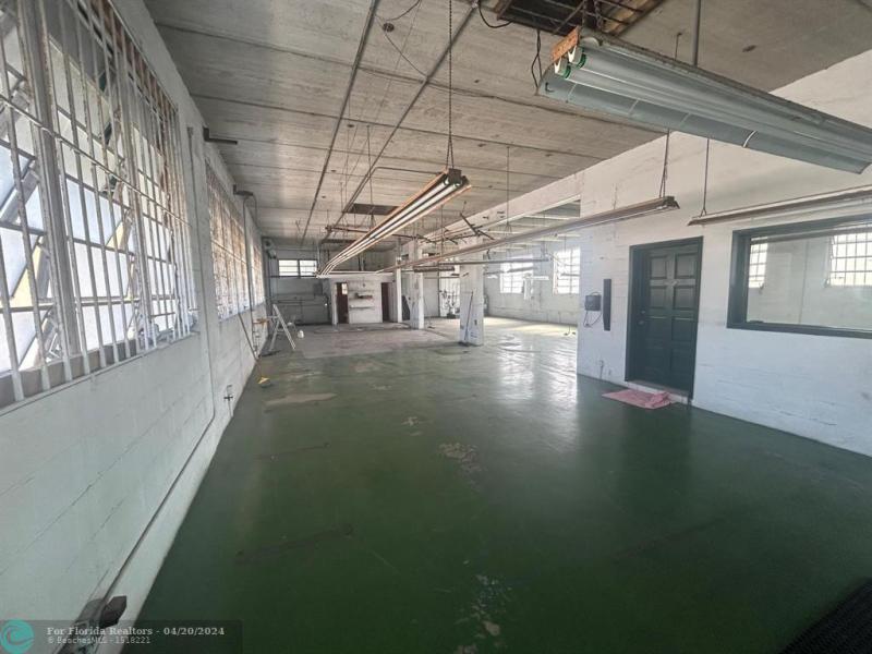  Commercial & Industrial Land Images 