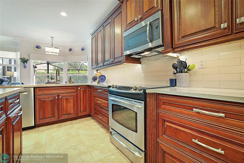  Single Family Homes Photo 21: 5494 NW 88th Way  Coral Springs,  FL 33067