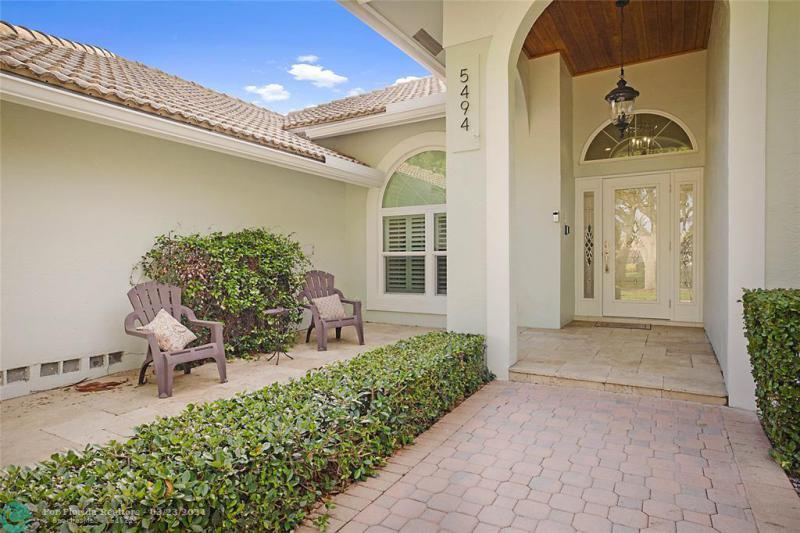  Single Family Homes Photo 3: 5494 NW 88th Way  Coral Springs,  FL 33067
