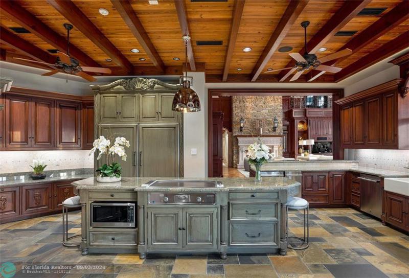  Single Family Homes Photo 13: 2900 NE 37th Street  Fort Lauderdale,  FL 33308