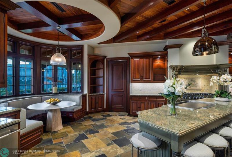  Single Family Homes Photo 15: 2900 NE 37th Street  Fort Lauderdale,  FL 33308