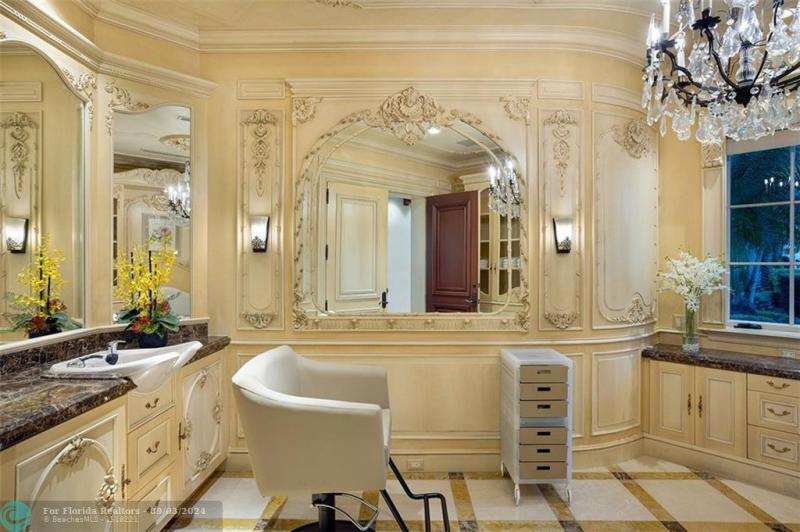  Single Family Homes Photo 24: 2900 NE 37th Street  Fort Lauderdale,  FL 33308