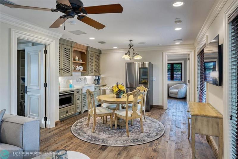  Single Family Homes Photo 39: 2900 NE 37th Street  Fort Lauderdale,  FL 33308