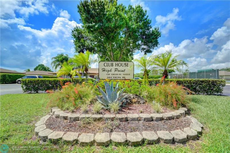  Condo & Townhome Photos