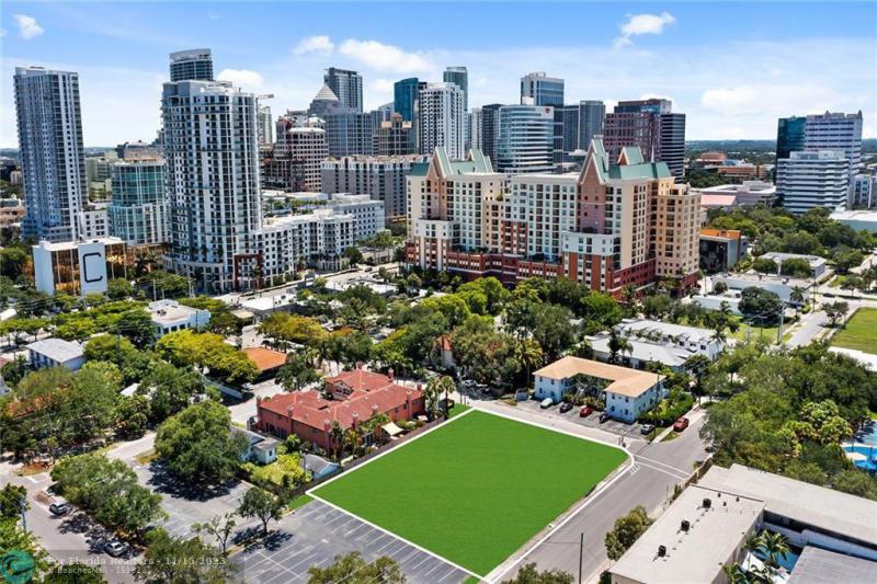  Condo & Townhome Photos