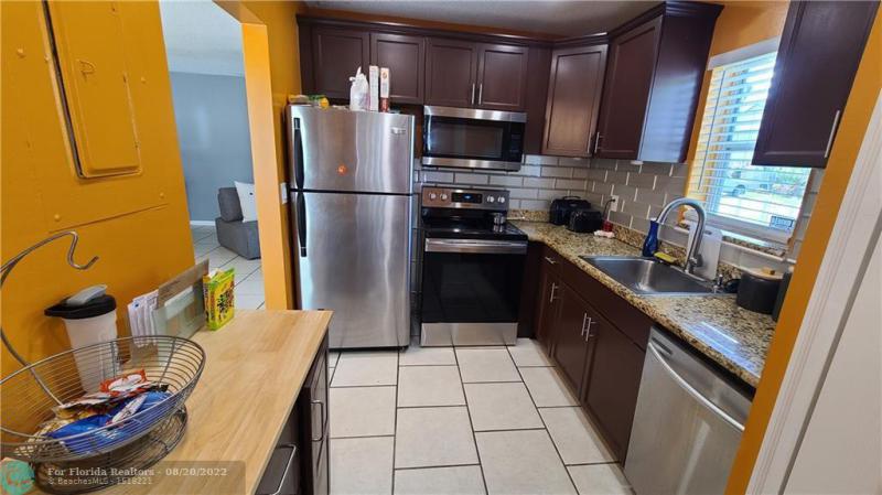  Condo & Townhome Photos