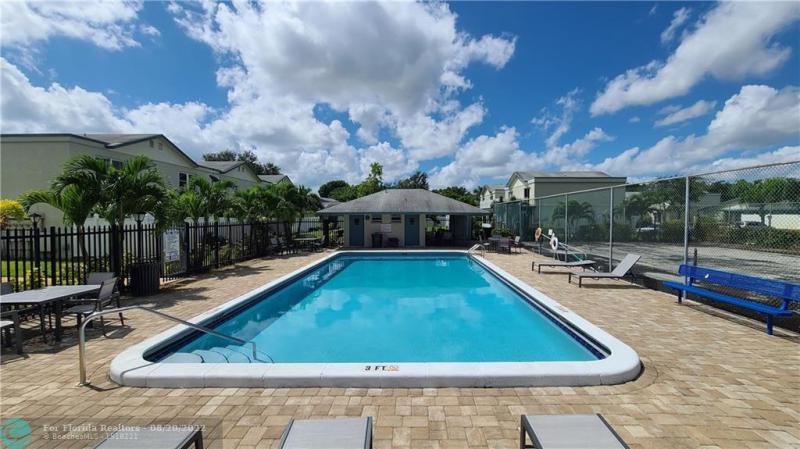  Condo & Townhome Photos