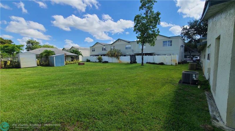  Condo & Townhome Photos