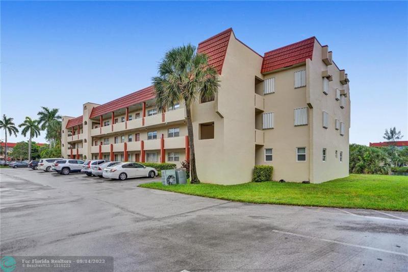  Condo & Townhome Photos