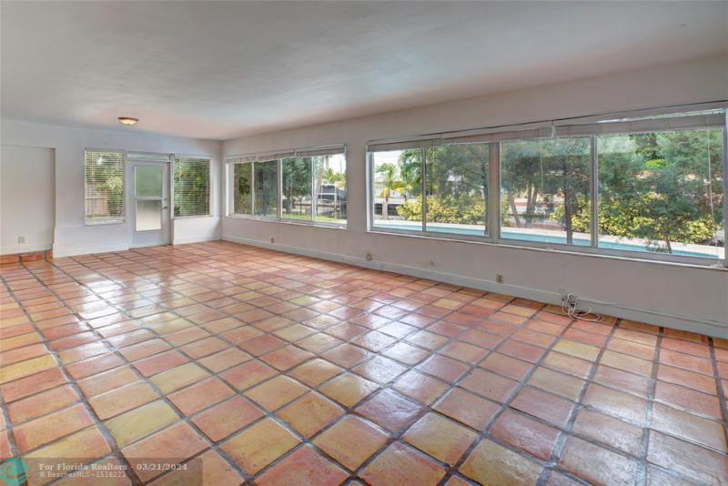  Single Family Homes Photo 29: 911 SE 11th St  Deerfield Beach,  FL 33441