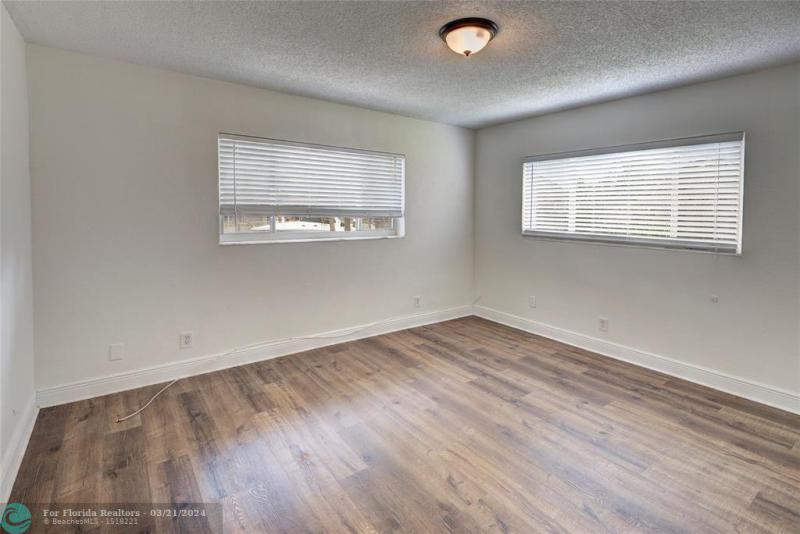  Single Family Homes Photo 32: 911 SE 11th St  Deerfield Beach,  FL 33441